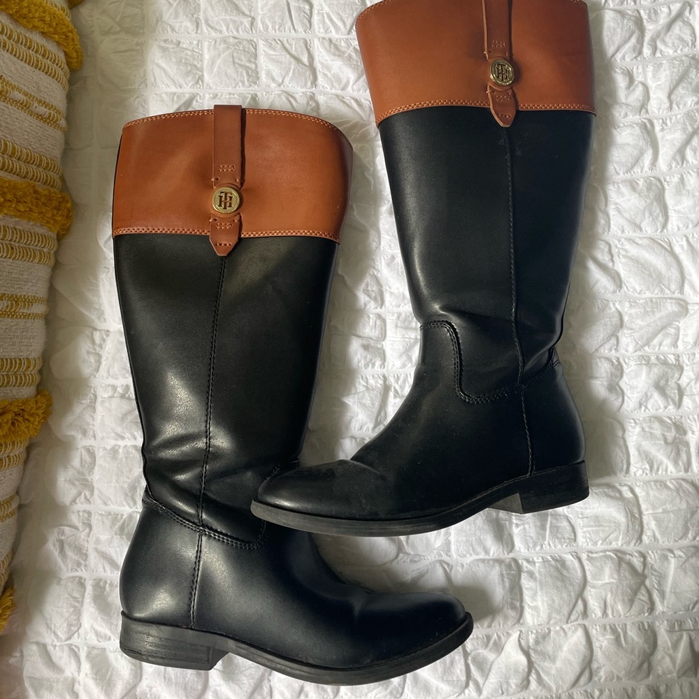 Tommy Hilfiger Black/Tan boots 👢